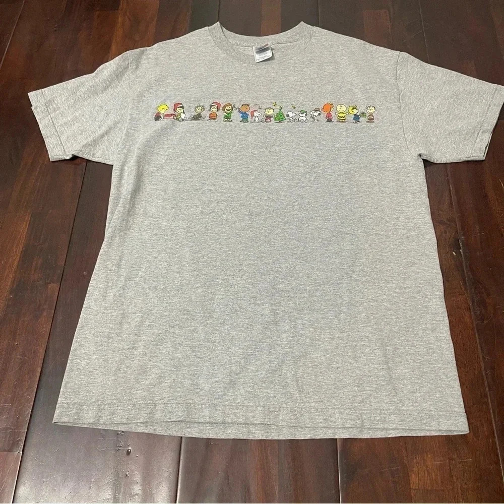 PEANUTS Charlie Brown Snoopy & Gang Christmas T-Shirt Adult Size Large - Picture 2 of 12